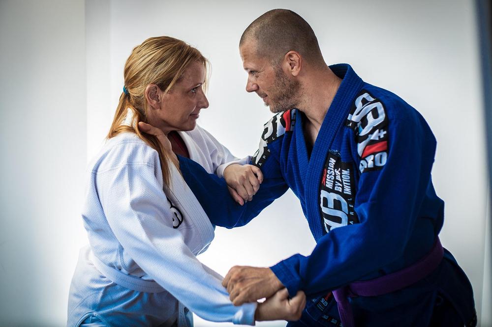 Jiu Jitsu vs. Wrestling: A Comparison Guide for Two Forms of Grappling